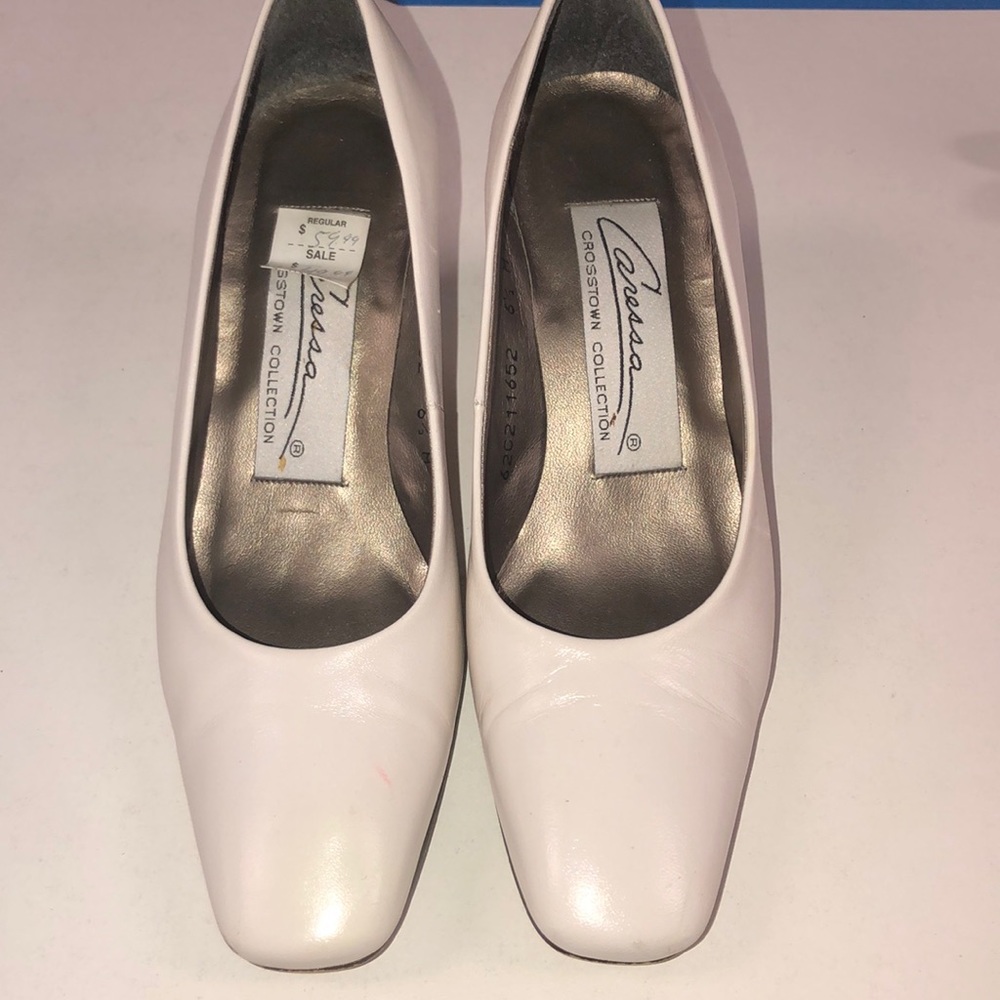 Crosstown collection pumps in white